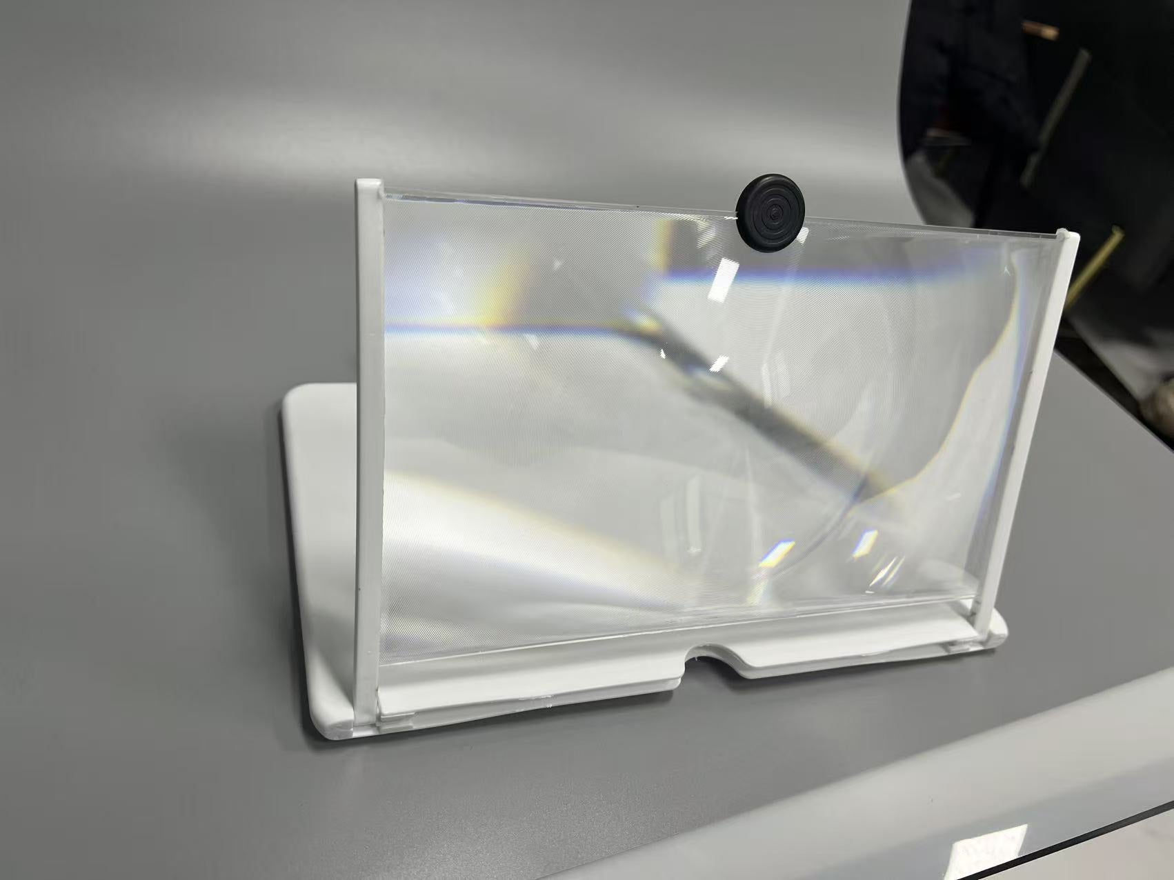 Pull-Out Mobile Screen Magnifier with HD Viewing